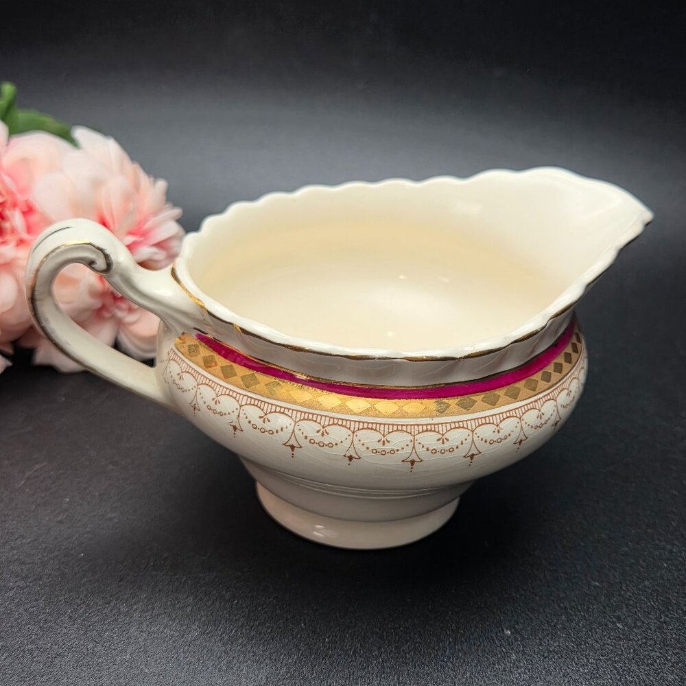 Vintage 1950s Alfred Meakin Royal Wembley Creamer
